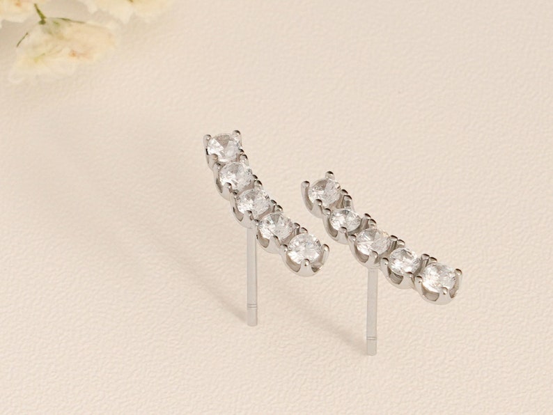 0.30 TCW Round Cut Moissanite Stud Earrings in Gold 1